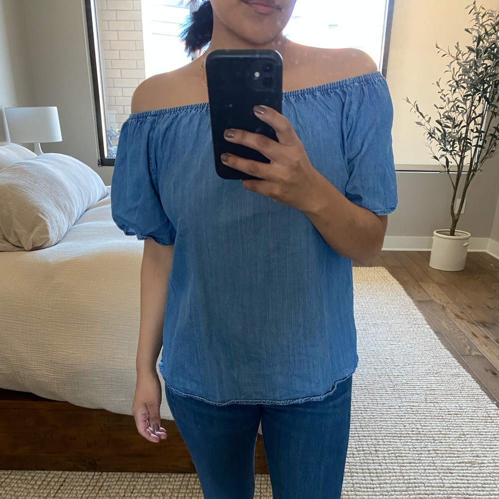 Shoulder shirt
